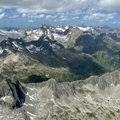 Flugwegposition um 13:39:20: Aufgenommen in der Nähe von Bezirk Surselva, Schweiz in 3262 Meter